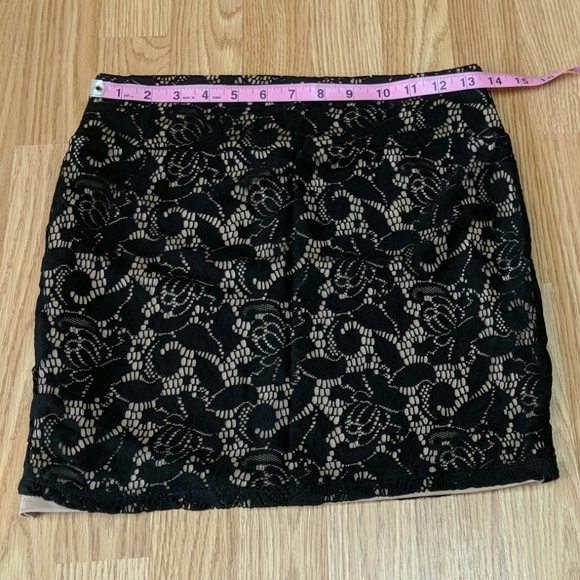 Cotton On skirt - Picture 3 of 6
